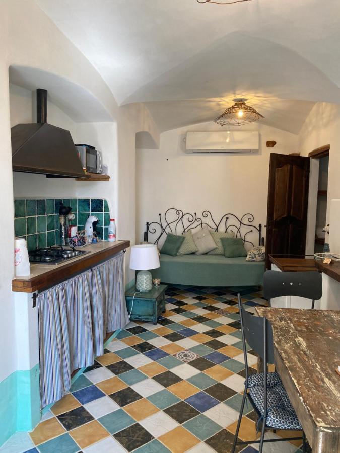Casa Vacanze A Lea L'Ua ฟีนาเลลีกูเร ภายนอก รูปภาพ