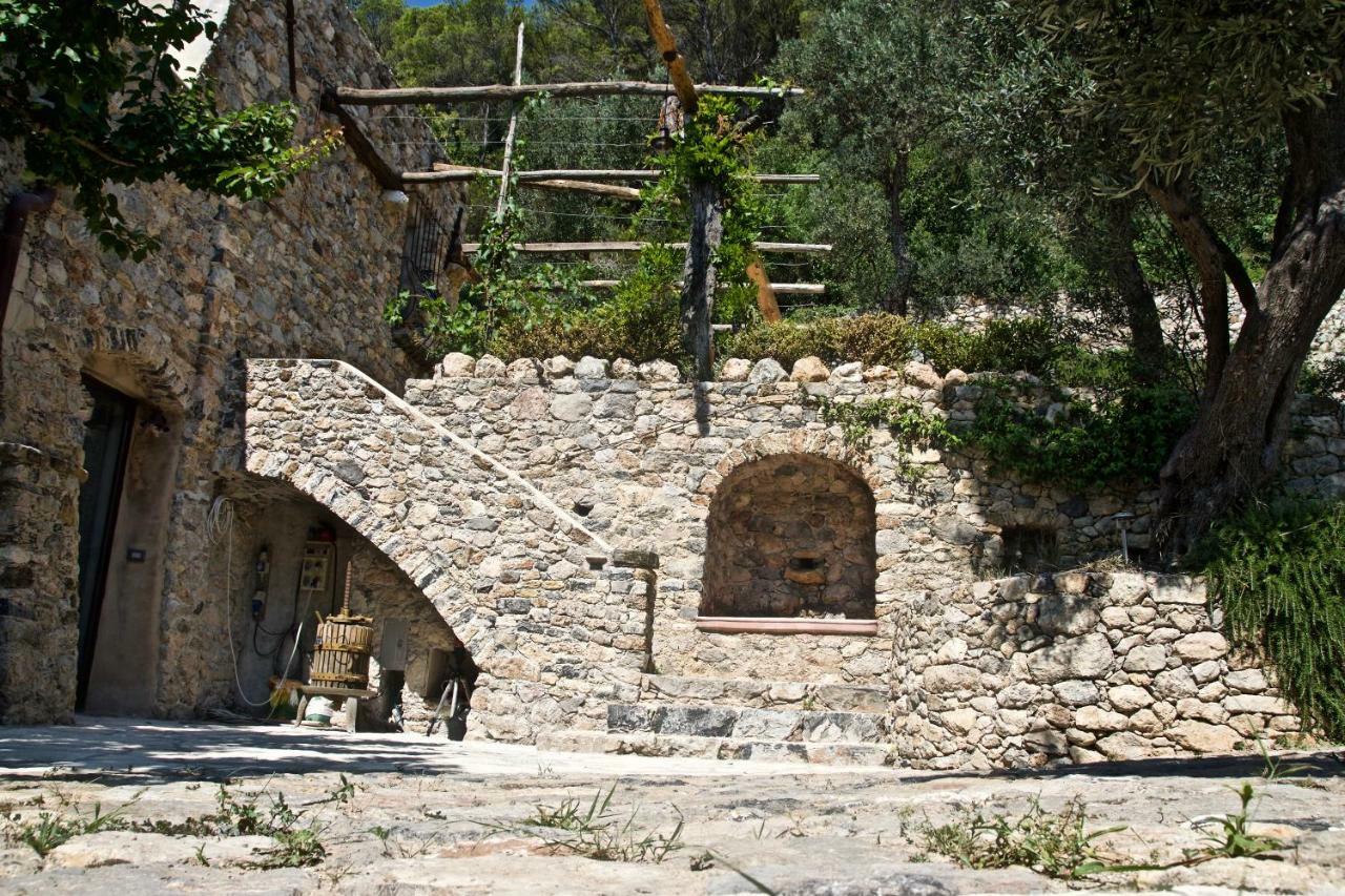Casa Vacanze A Lea L'Ua ฟีนาเลลีกูเร ภายนอก รูปภาพ